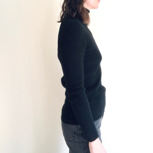 Black ribbed cashmere turtleneck sweater - Picture 5 of 14